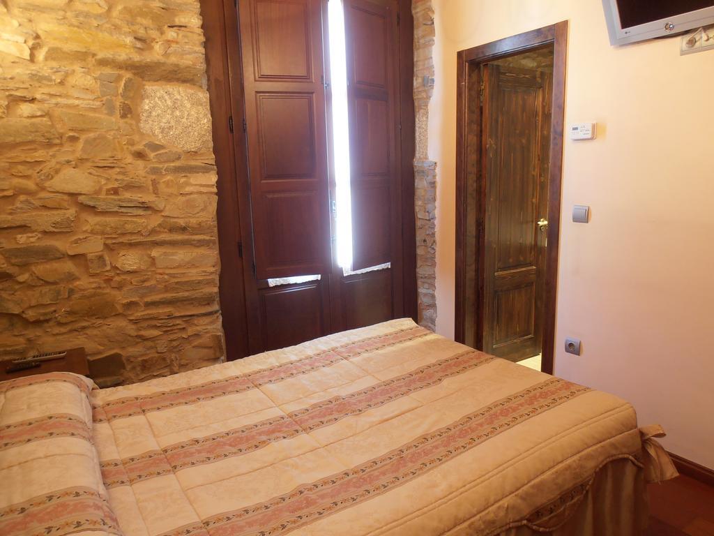 Hostal Virgen De La Encina Ponferrada Bilik gambar