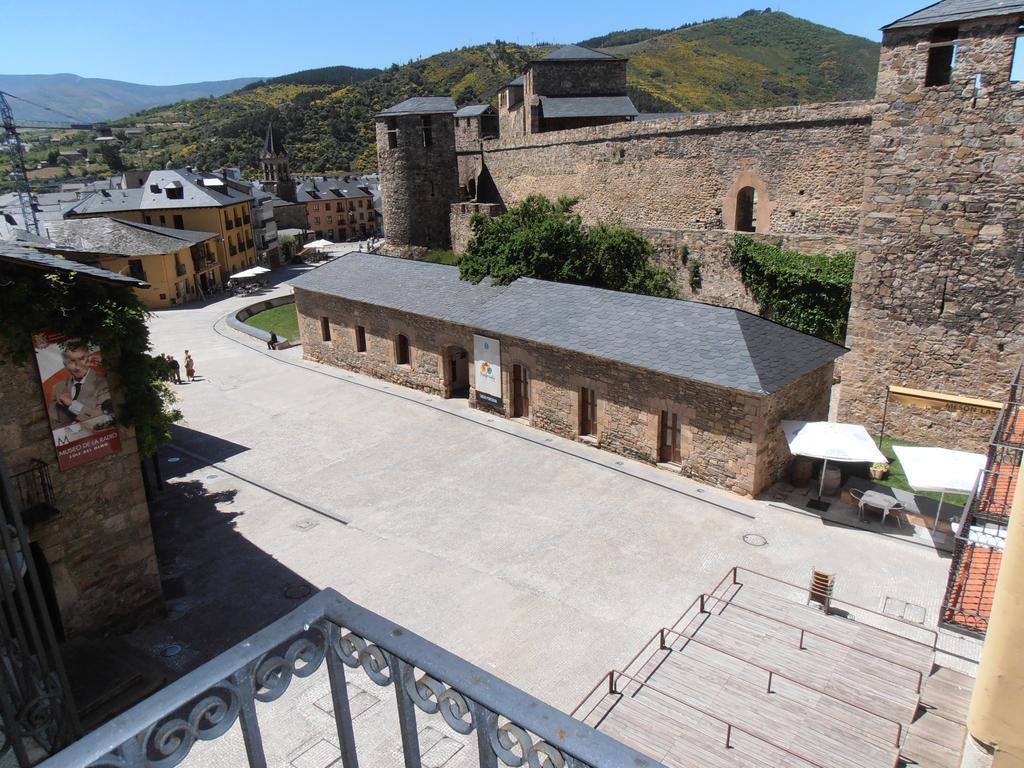 Hostal Virgen De La Encina Ponferrada Bilik gambar