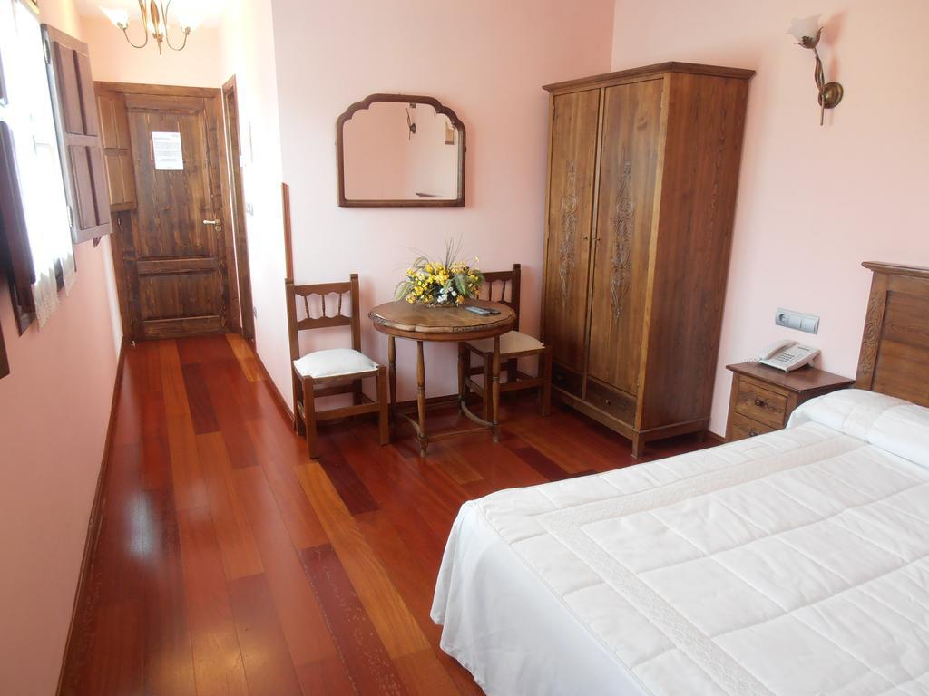 Hostal Virgen De La Encina Ponferrada Bilik gambar