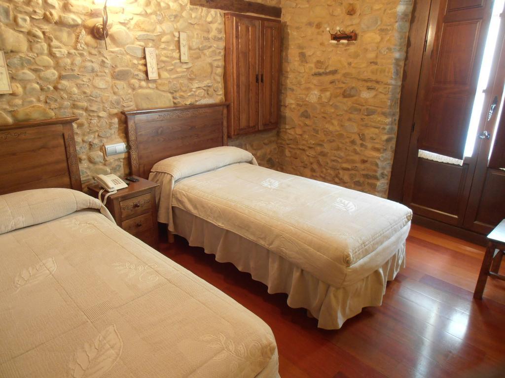 Hostal Virgen De La Encina Ponferrada Bilik gambar