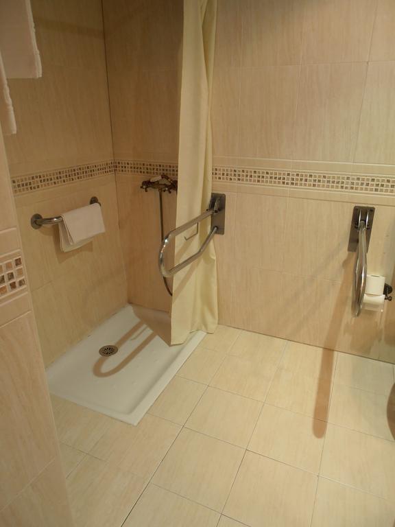 Hostal Virgen De La Encina Ponferrada Bilik gambar