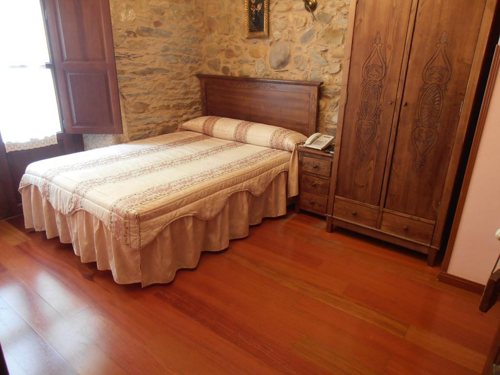 Hostal Virgen De La Encina Ponferrada Bilik gambar