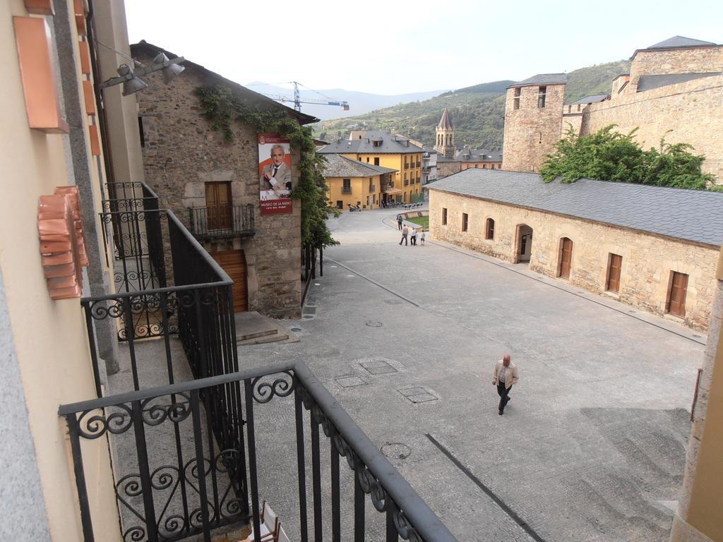 Hostal Virgen De La Encina Ponferrada Bilik gambar