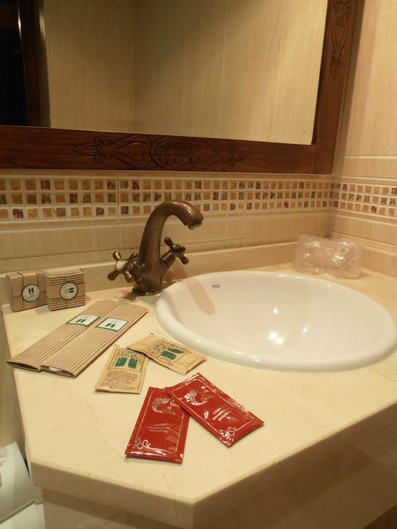 Hostal Virgen De La Encina Ponferrada Bilik gambar